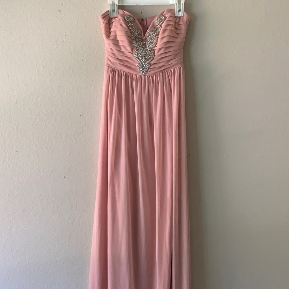 Strapless formal dress